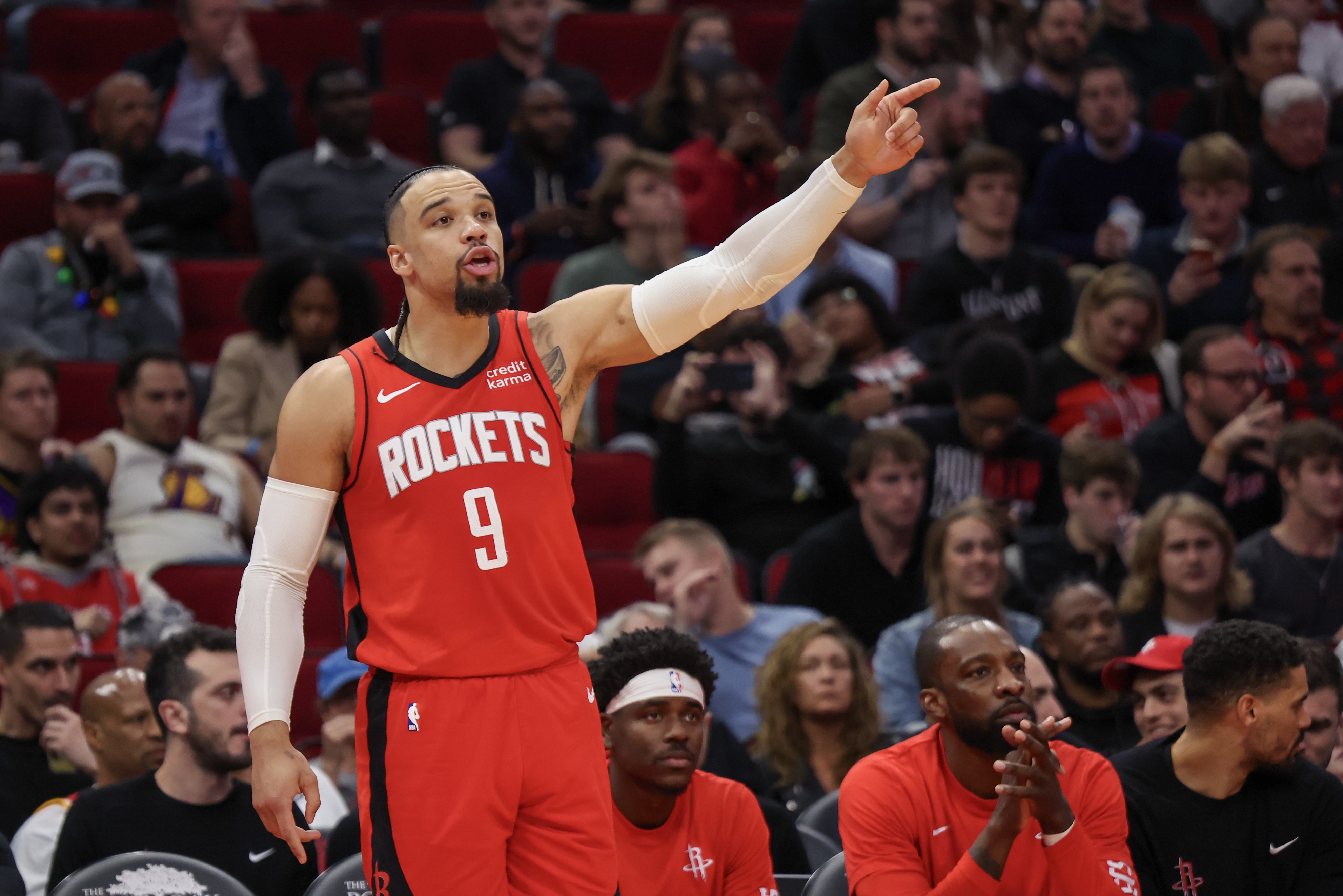 jiuyou游戏中心转会期体能课后；本菲卡队长鼓劲备战NBA总决赛；底气十足；球探报告显示潜力的简单介绍