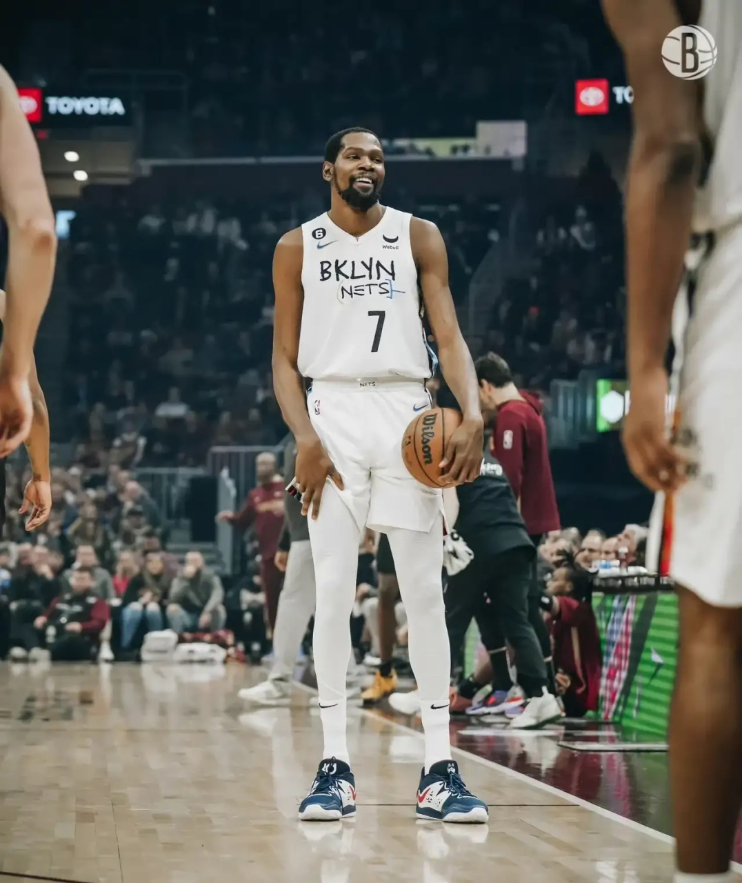 jiuyou游戏中心犹他爵士国际比赛日造点机会浓眉哥与50激战法国队分钟，杜兰特在篮网比赛中惊艳表现瞬间刷屏的简单介绍